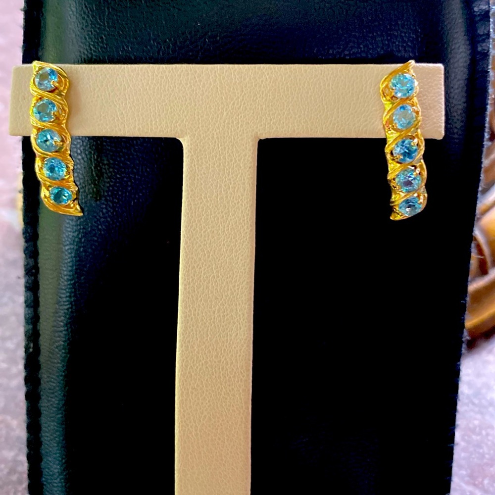 Elegant 14 K Gold Aquamarine Earrings